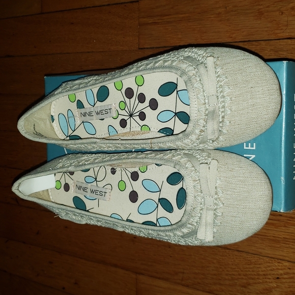 Linen Nine West Flats - Picture 1 of 5